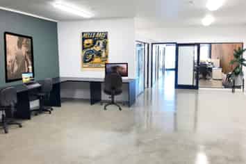 MODERN OPEN PLAN MOUNT OFFICES