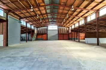 Big Shed, Big yard - Rakaunui Road 