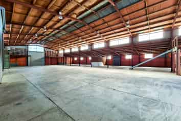 Big Shed, Big yard - Rakaunui Road 