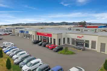 Excellent Profile - Showroom / Warehouse