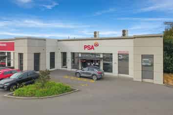 Excellent Profile - Showroom / Warehouse