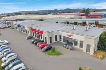 Excellent Profile - Showroom / Warehouse