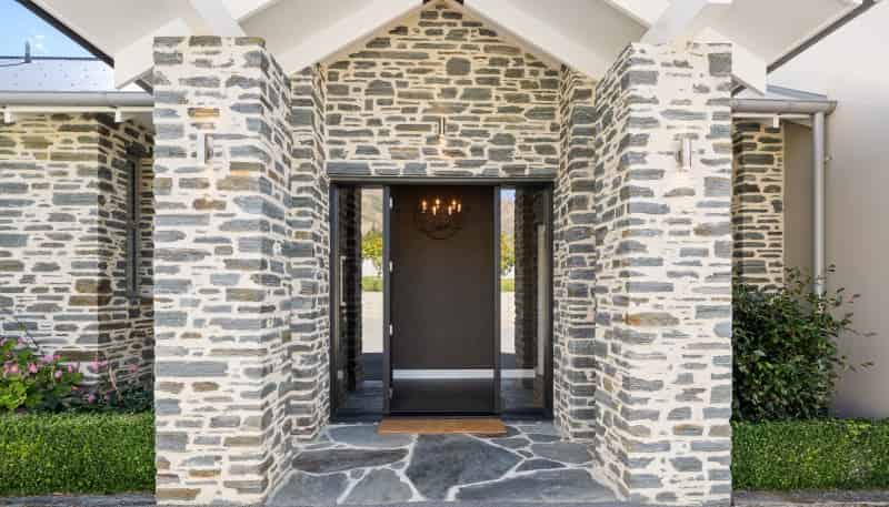 9 Hollyhock Lane, Wanaka