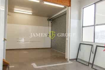 110sqm Road Front Unit - Perfect Lunchbar!