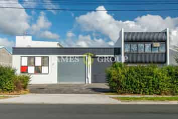 110sqm Road Front Unit - Perfect Lunchbar!