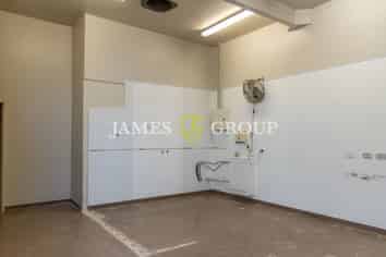 110sqm Road Front Unit - Perfect Lunchbar!