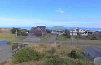 37 Marine Parade Sth, Foxton Beach