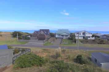 37 Marine Parade Sth, Foxton Beach