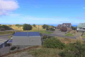 37 Marine Parade Sth, Foxton Beach