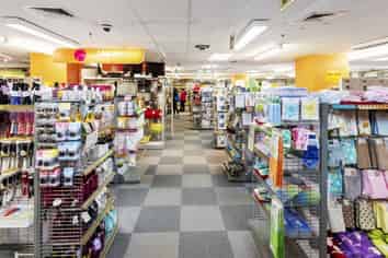 Queen Street basement 431sqm available now