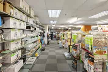 Queen Street basement 431sqm available now