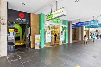 Queen Street basement 431sqm available now