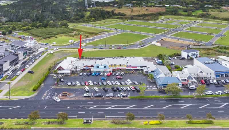 Unit C and/90 Main Road, Kumeu