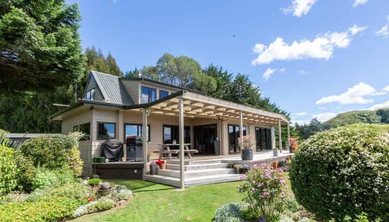 4288 Taihape Road, Waiwhare