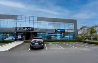 SMALL ALBANY OFFICE - GROUND FLOOR 76M²