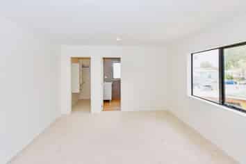 2/16 Romney Place, Manurewa