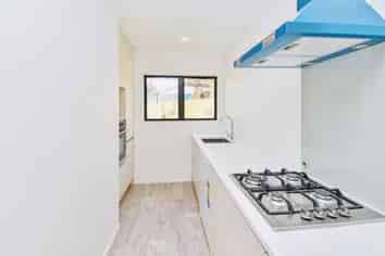 2/16 Romney Place, Manurewa