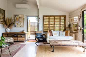 2 Kennedy Point Road, Surfdale