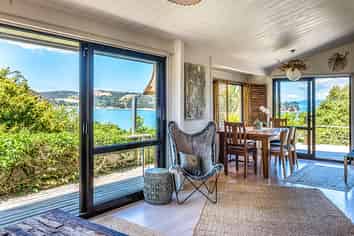 2 Kennedy Point Road, Surfdale