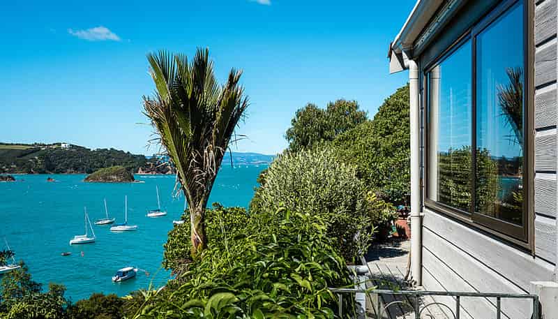 2 Kennedy Point Road, Surfdale