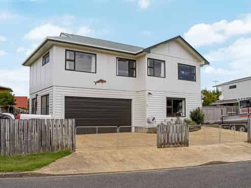1 Tamarisk Drive, Riversdale Beach