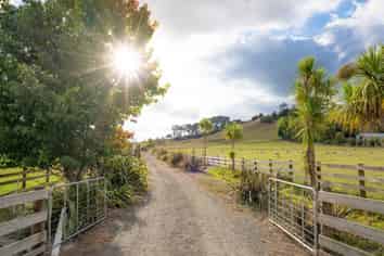 140 Carruth Road, Poroti