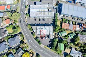 Prime commercial unit at Mount Wellington