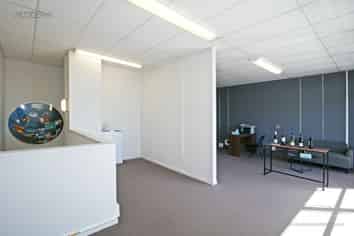 Prime commercial unit at Mount Wellington