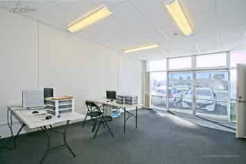 Prime commercial unit at Mount Wellington