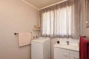 2/90 Balmoral Drive, Appleby