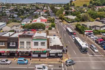 87 GREAT SOUTH ROAD, EPSOM