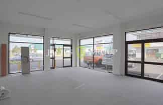 Little Gem with High Exposure on Great South Road