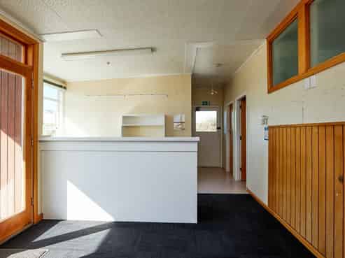 Prime location, for lease