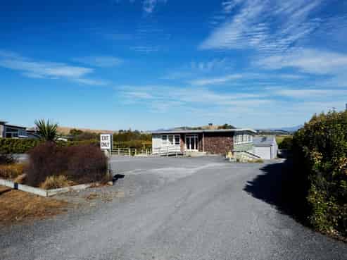 Prime location, for lease