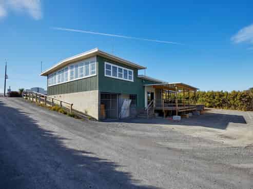 Prime location, for lease