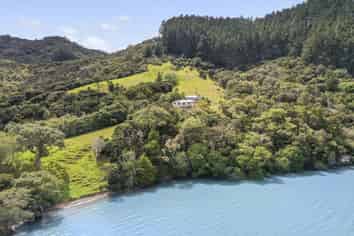 225 Okura Bay Road, Taupo Bay/Totara North
