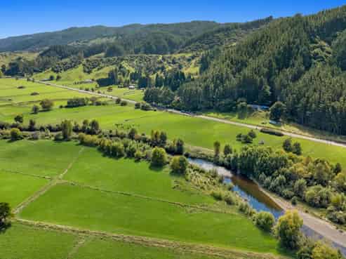 70 State Highway 2 East, Taneatua