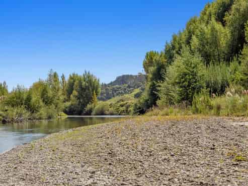 70 State Highway 2 East, Taneatua