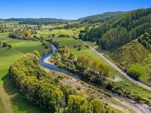 70 State Highway 2 East, Taneatua