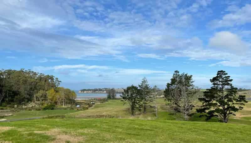 10 Taha Puke Road, Okura