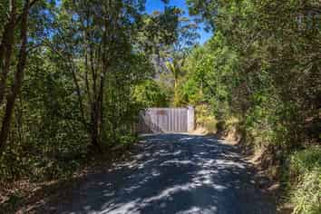 142 Wade River Road, Whangaparaoa