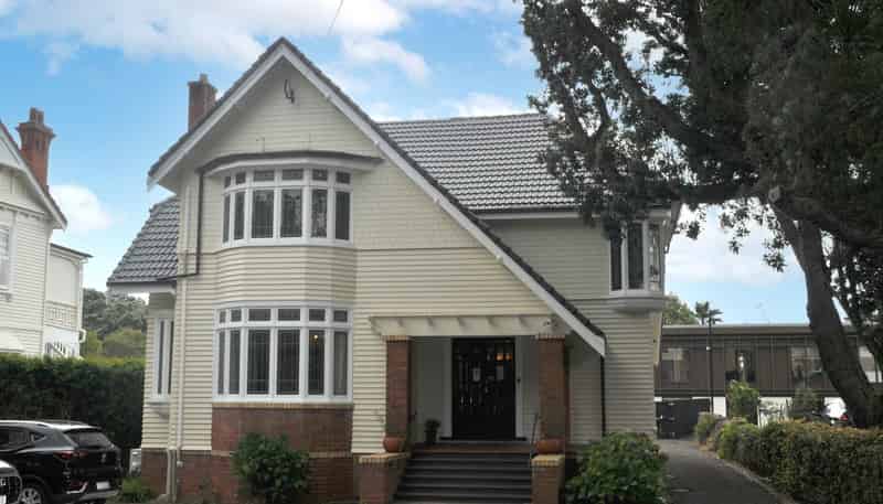 92 Mountain Road, Epsom