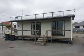 Profile Yard & Buildings on Ferry
