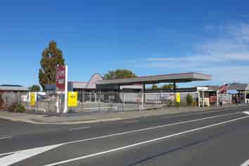 Profile Yard & Buildings on Ferry