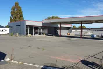 Profile Yard & Buildings on Ferry