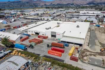 Affordable Large Warehouse With Yard Area