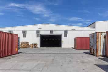 Affordable Large Warehouse With Yard Area