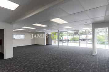 Rare Parnell Warehouse/Showroom