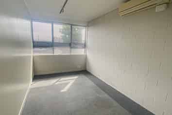 OFFICE IN SOUGHT AFTER SUBURB