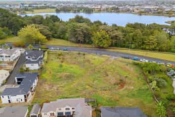 7-9 Ruakiwi Road, Hamilton Lake